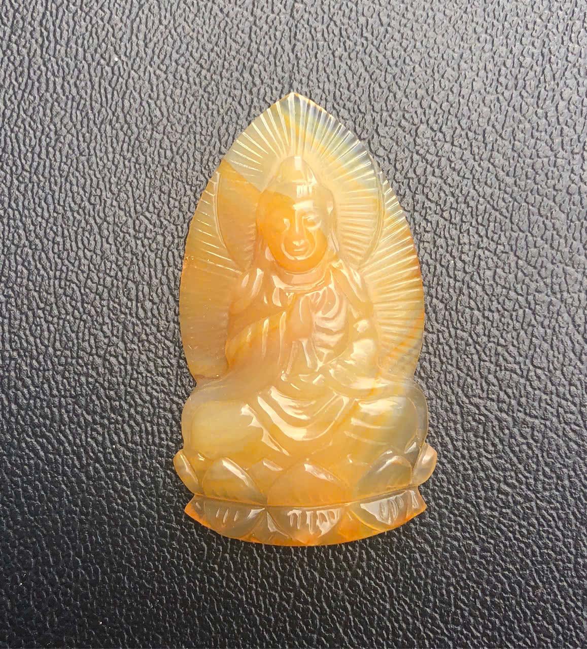 Mặt phật ngọc